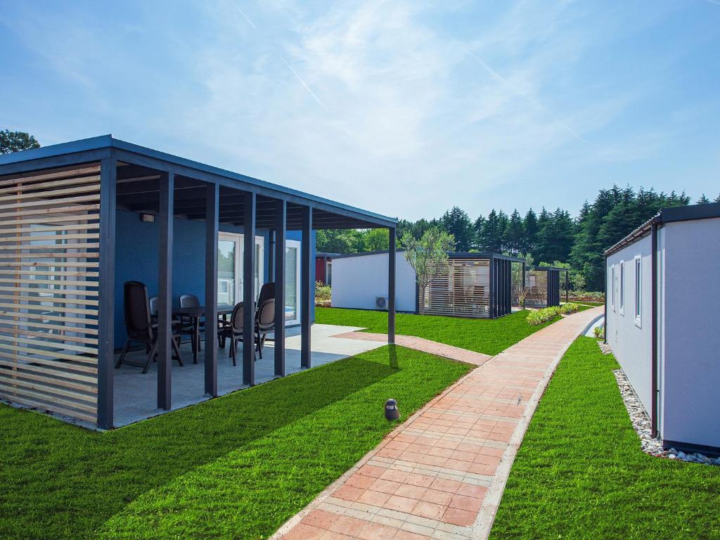 Camping Adria Mobile Homes In Camping Kastanija Novigrad Istria Eksteriør billede