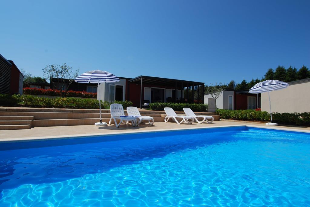 Camping Adria Mobile Homes In Camping Kastanija Novigrad Istria Eksteriør billede