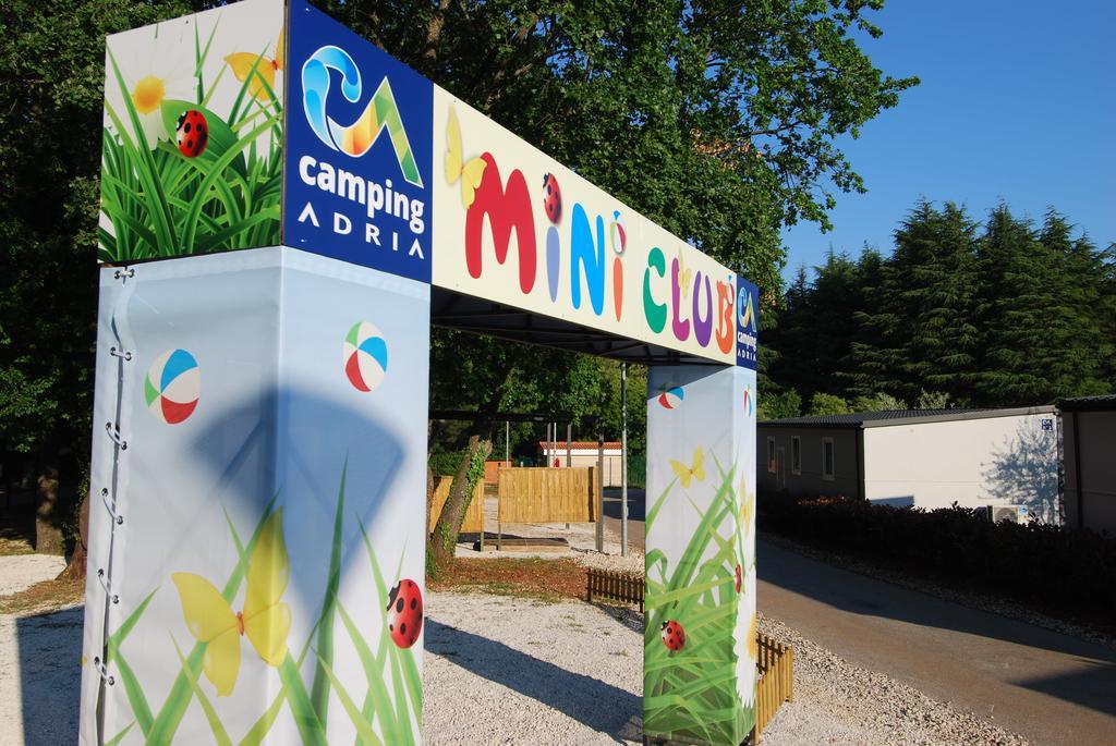 Camping Adria Mobile Homes In Camping Kastanija Novigrad Istria Eksteriør billede