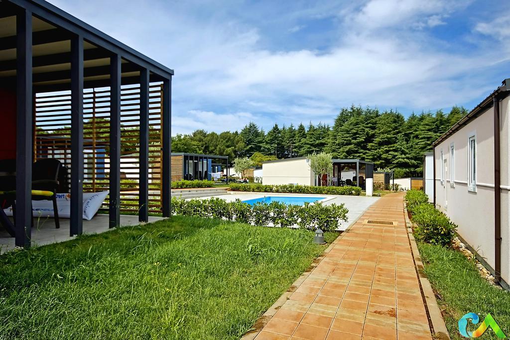 Camping Adria Mobile Homes In Camping Kastanija Novigrad Istria Eksteriør billede