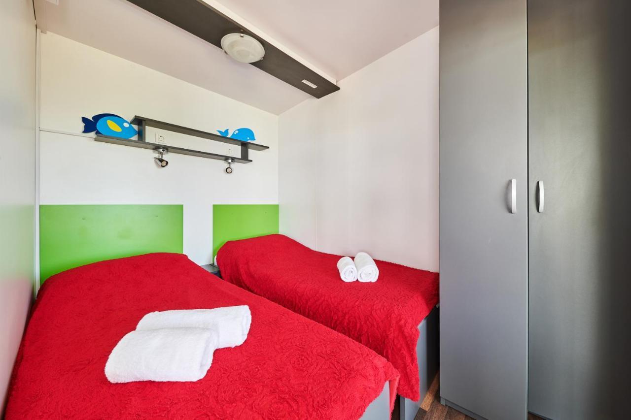 Camping Adria Mobile Homes In Camping Kastanija Novigrad Istria Eksteriør billede